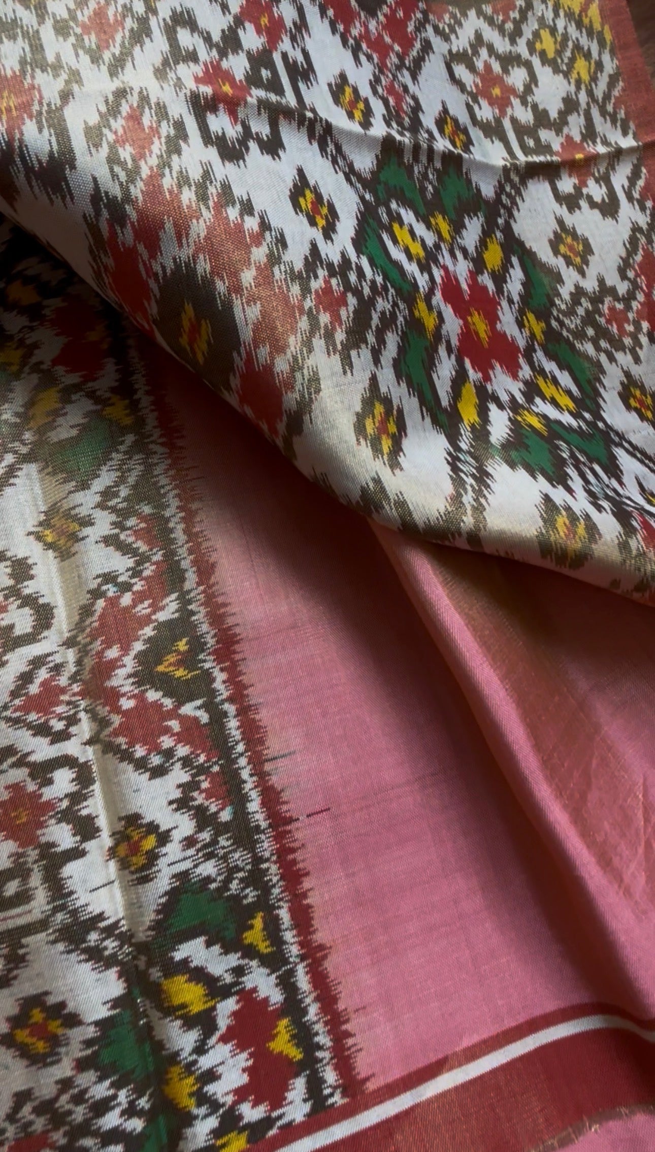GAYATRI -SEMI DOUBLE IKAT TISSUE PATAN PATOLA
