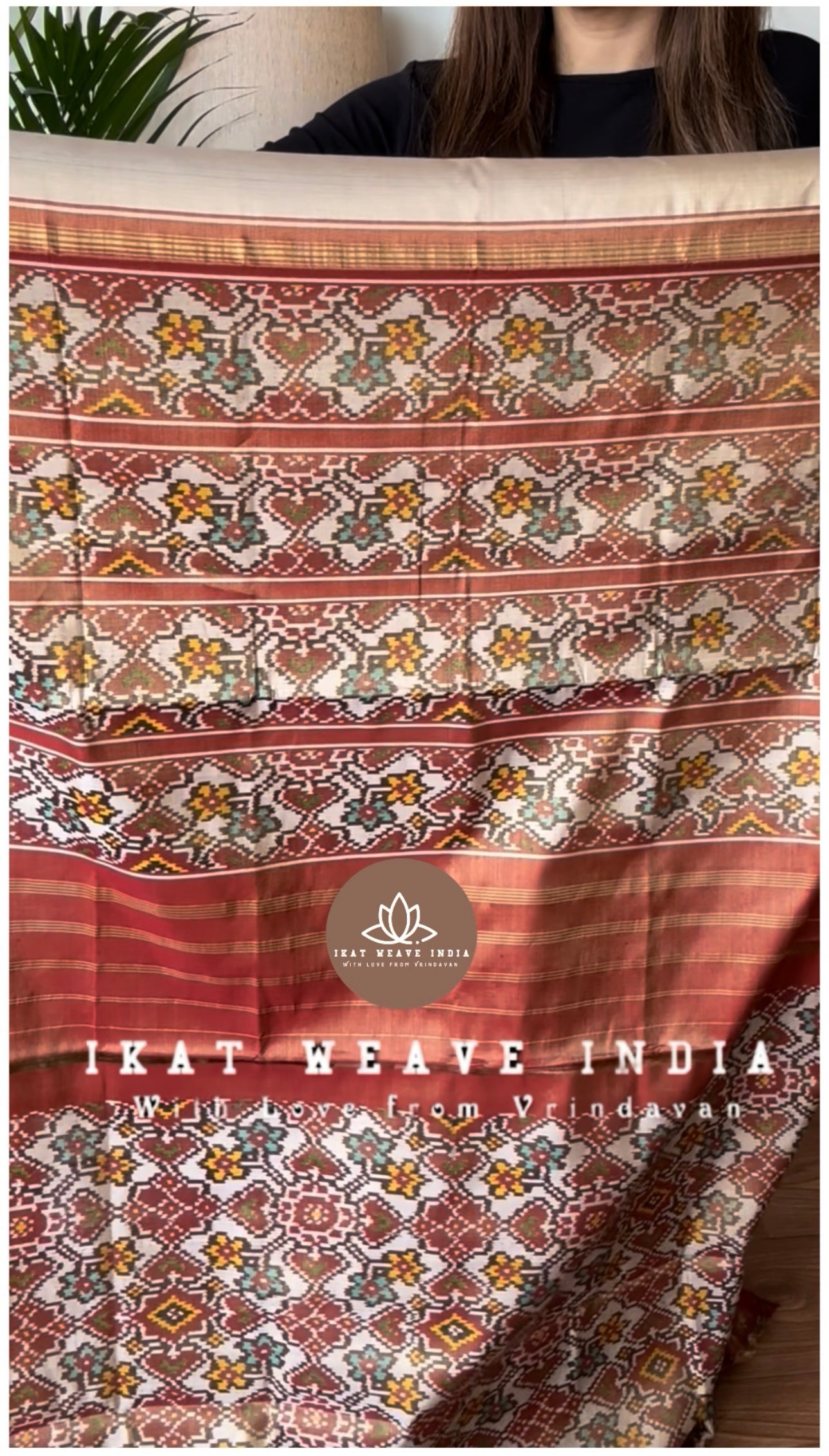 AVIKA-SEMI DOUBLE IKAT TISSUE PATAN PATOLA